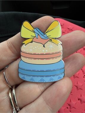 OE Princess Pastries Mystery Collection - Cinderella Macaroon Disney pin